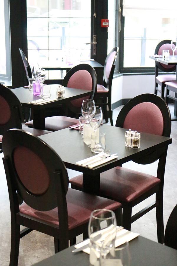 Hotel - Restaurant Eugenie Pontorson Bagian luar foto